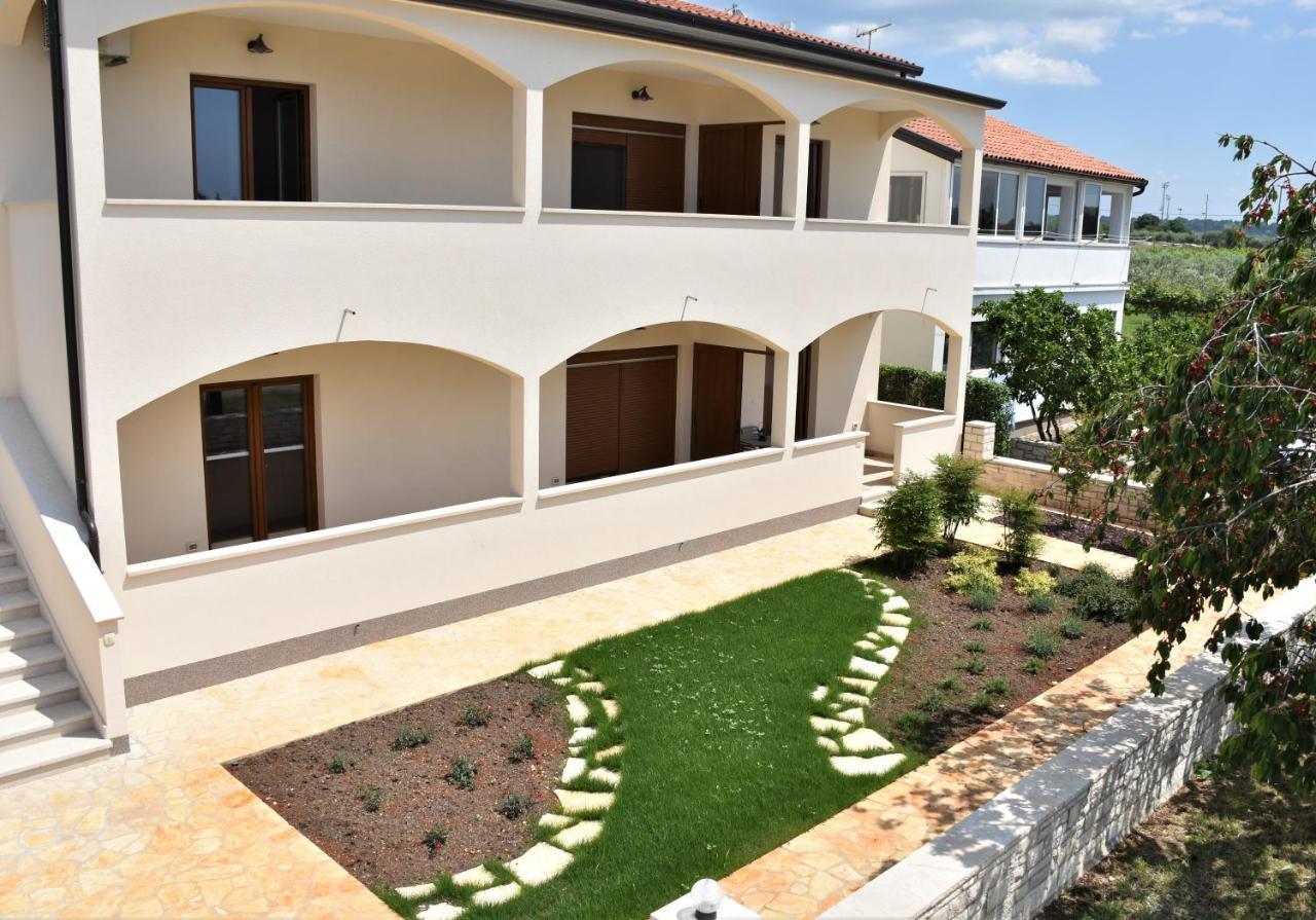 Apartmani Diana Новиград Экстерьер фото