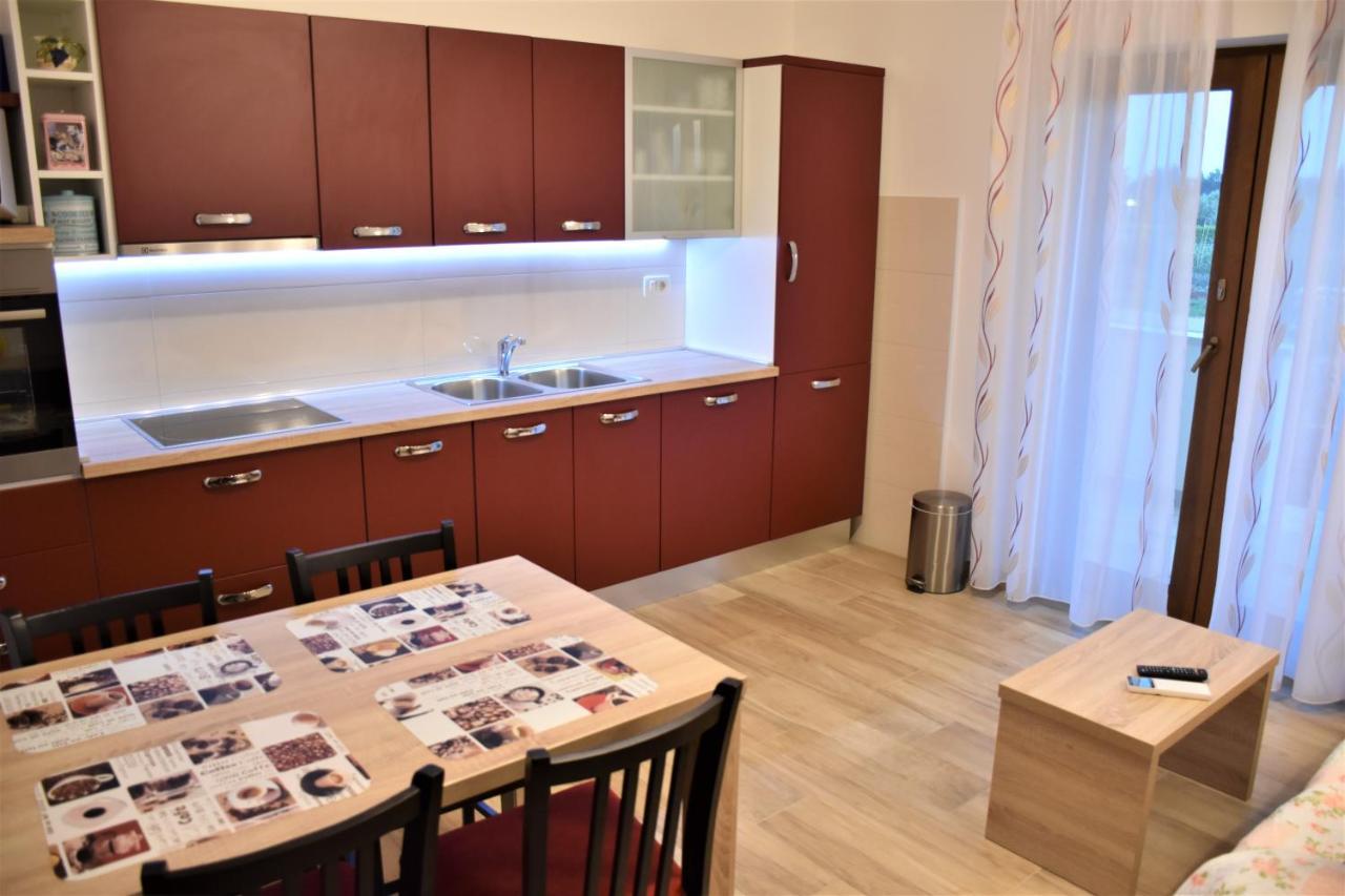 Apartmani Diana Новиград Экстерьер фото